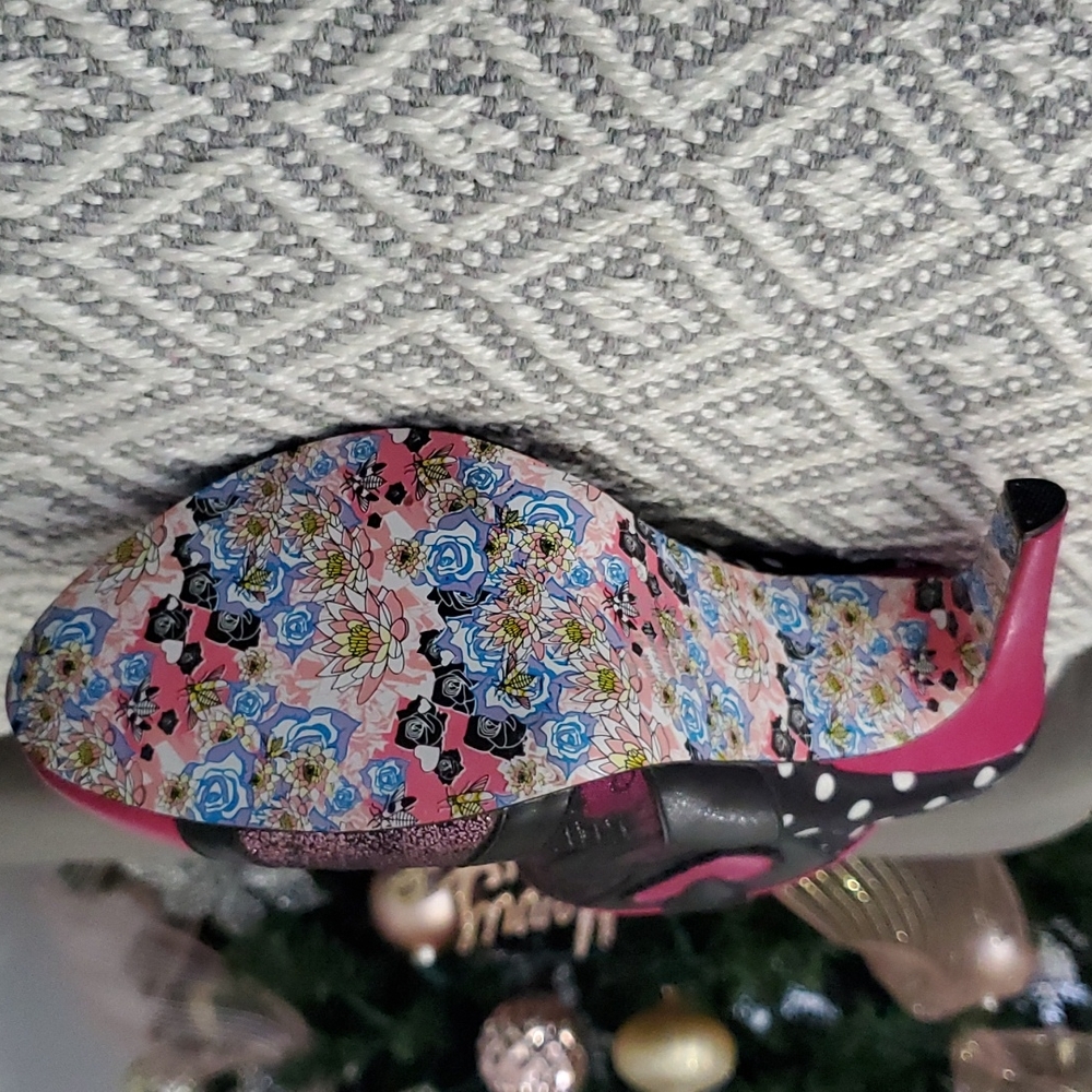 Boots - Picture 6 of 7